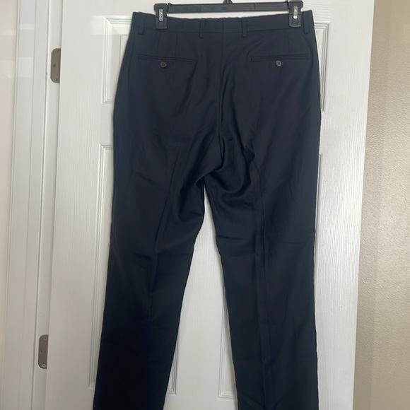 Club Monaco - Picture 2 of 3